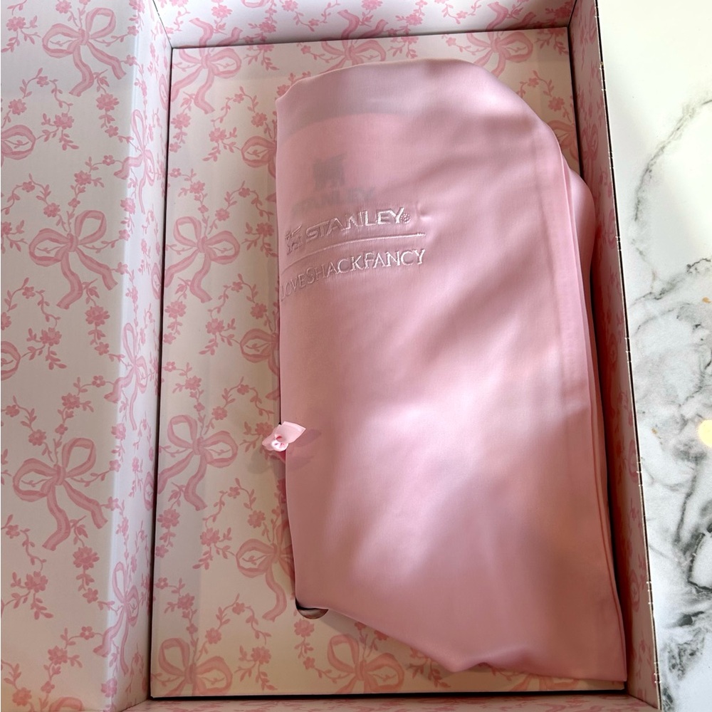 Stanley X LoveShackFancy 30oz Coquette Bow Chantilly Flip Straw SPECIAL EDITION - Picture 9 of 13